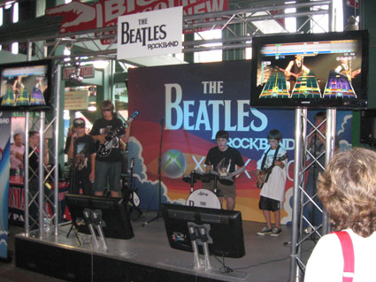 Creatacor trade show entertainment display